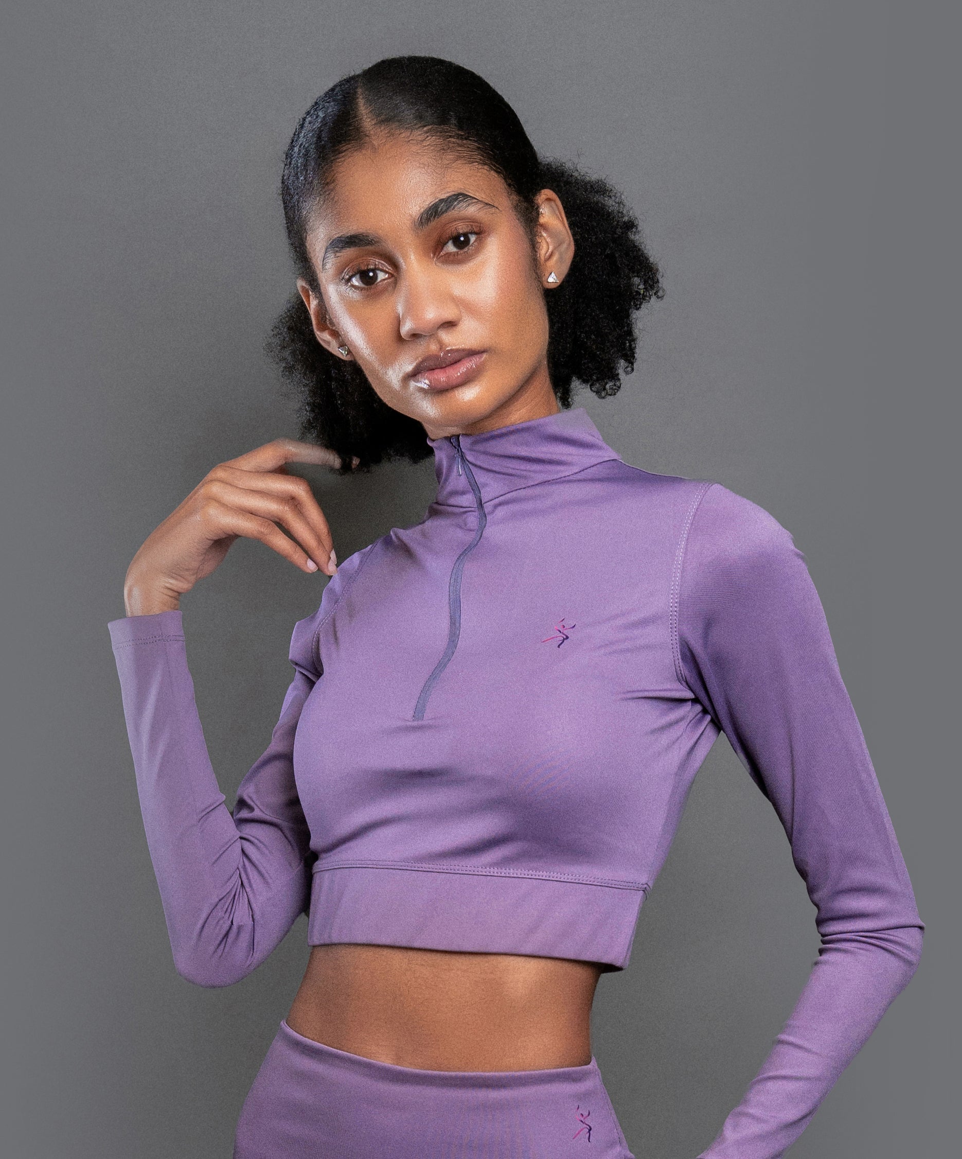 QualiFit limitless luxe Stretch long sleeve half zip-up crop top with high waisted Biker Shorts with double sided pockets 1 set