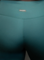 QualiFit CoreFlex power cross Racerback Running Crop Top sport bra Sleeveless and Athletic high waisted biker short with pockets 1 set