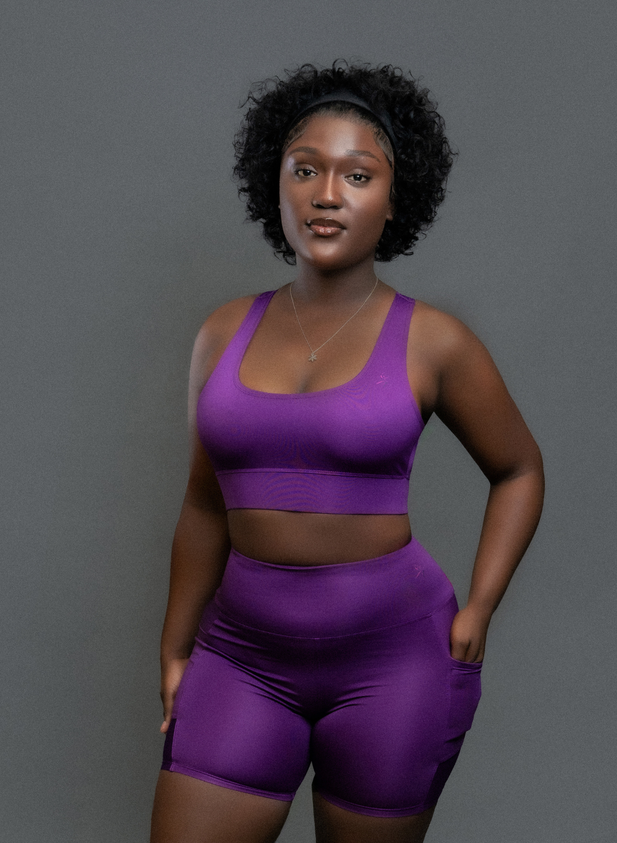 QualiFit CoreFlex power cross Racerback Running Crop Top sport bra Sleeveless and Athletic high waisted biker short with pockets 1 set